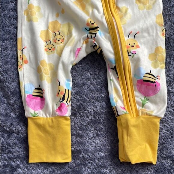 SHEIN Yellow and White Footies One Piece with Full-Length Legs - Picture 2 of 5